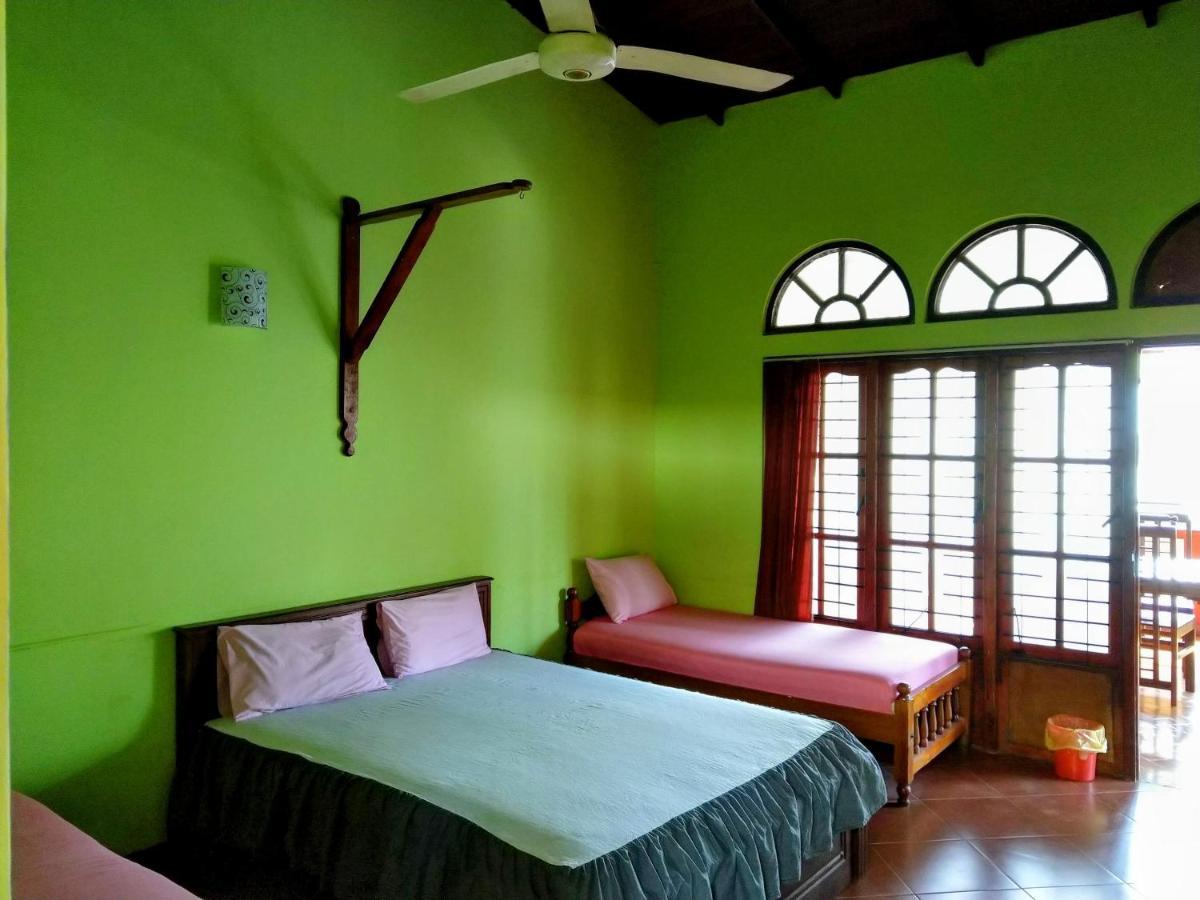 Kandyan Feel Free Homestay Exterior foto